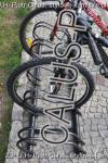 Stojak na 5 rowerów-FALA-.Malowany elektrostatycznie na kolor grafit.Długosć stojaka= 150 cm.odl kół od siebie=35 cm
